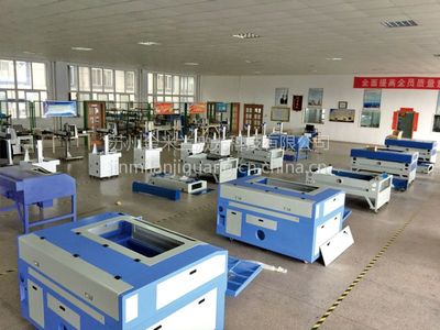 金米蘭激光新年特惠CO2激光噴碼機(jī) 擁有自主知識(shí)產(chǎn)品、嵌入式操作、飛行打標(biāo)、用戶自由選配模塊化設(shè)計(jì)